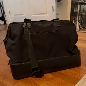 The Weekender 
in Black